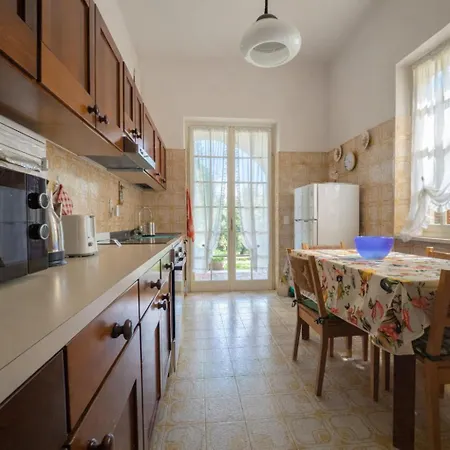 Maria Teresa Villa Padenghe sul Garda